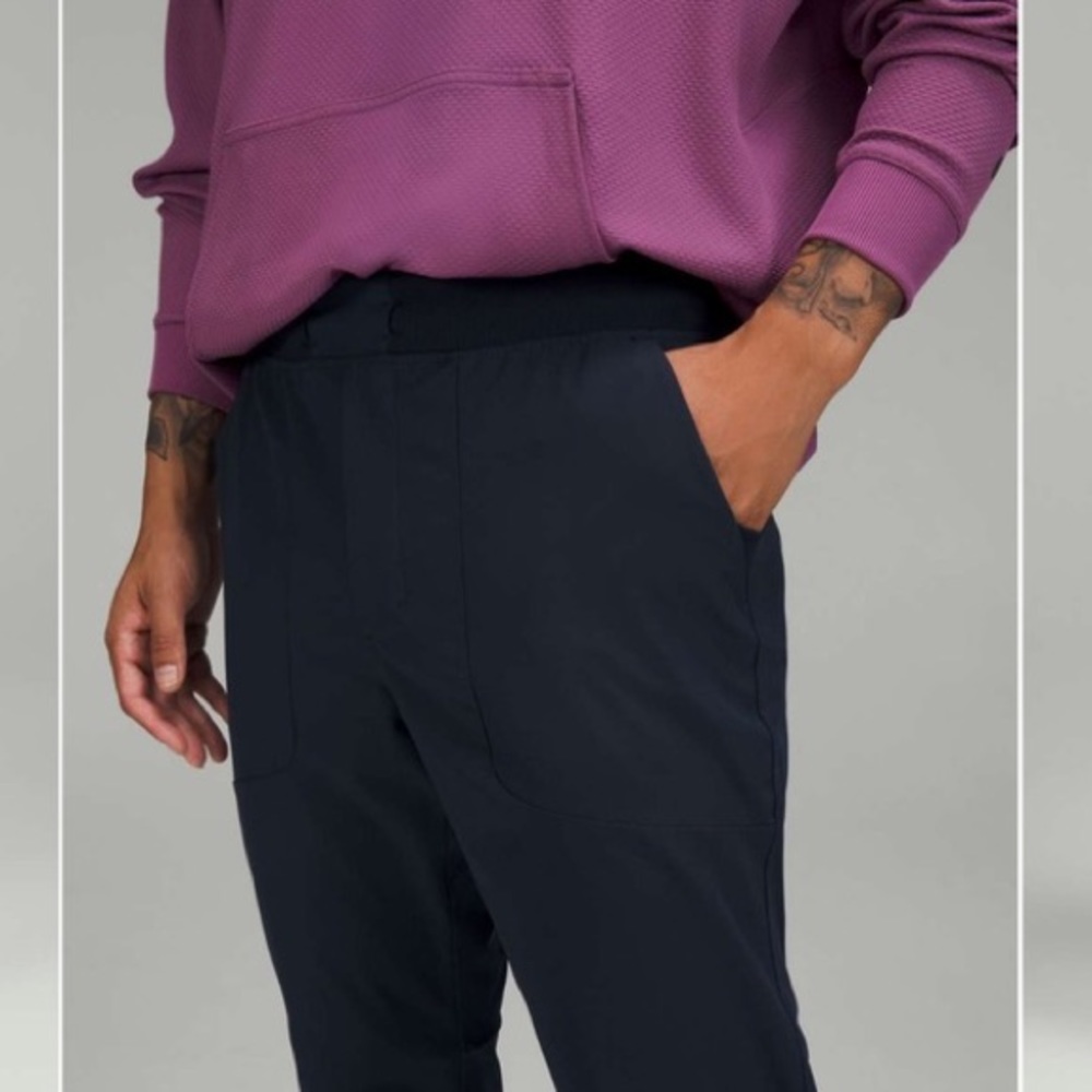 Lululemon ABC Jogger in Black Size L